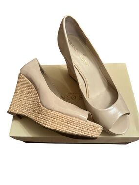 Women’s Franco Sarto Nude Patent Peep-Toe Wedge Heels Size 9M
